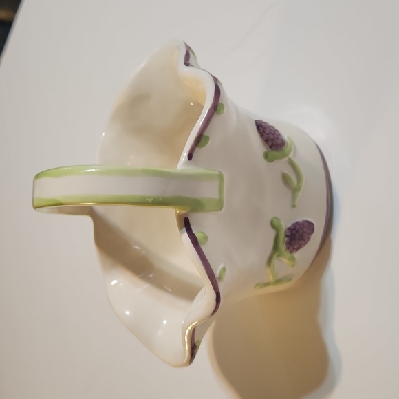 Vintage Sigma The Tastesetter by Andrea West Ceramic Basket with Embossed Grapes - Picture 2 of 11